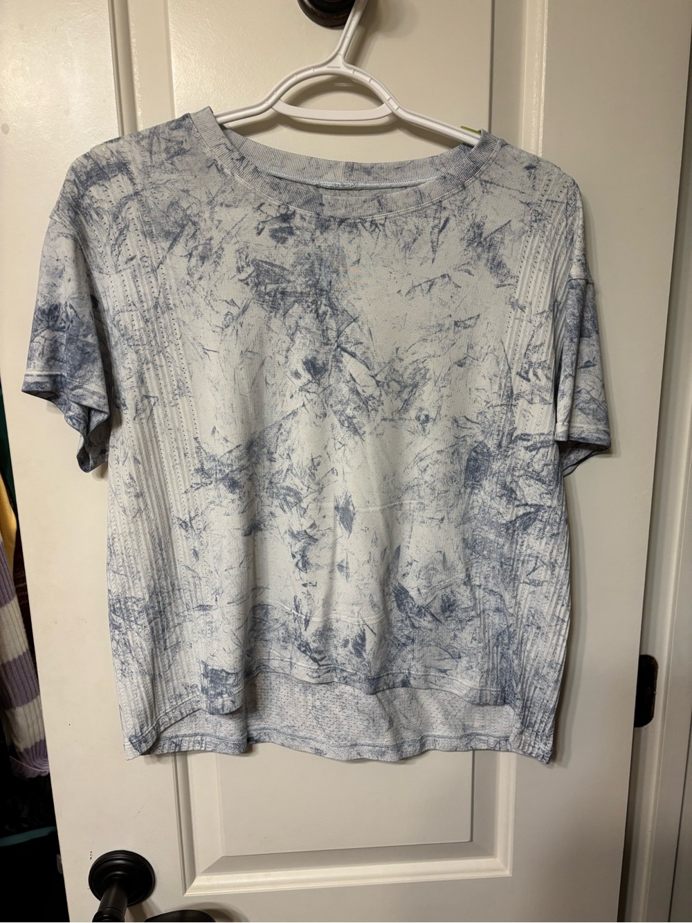 lululemon athletica Women's Short-Sleeve Tie-Dye Crew Tee - Light Blue & White